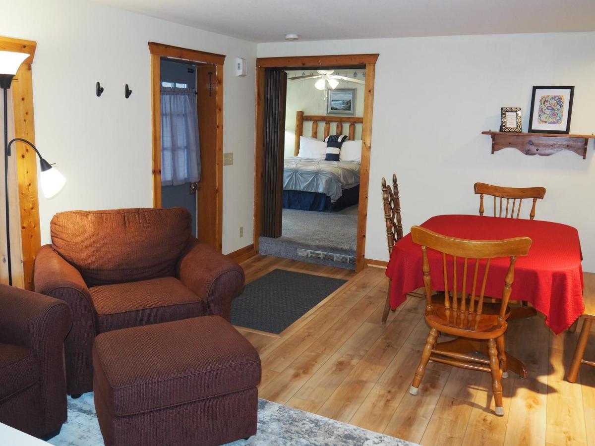 Bayside Cottage - Remodeled And Great Location! Frankfort Exterior photo