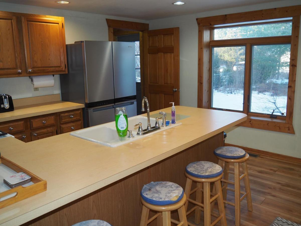 Bayside Cottage - Remodeled And Great Location! Frankfort Exterior photo