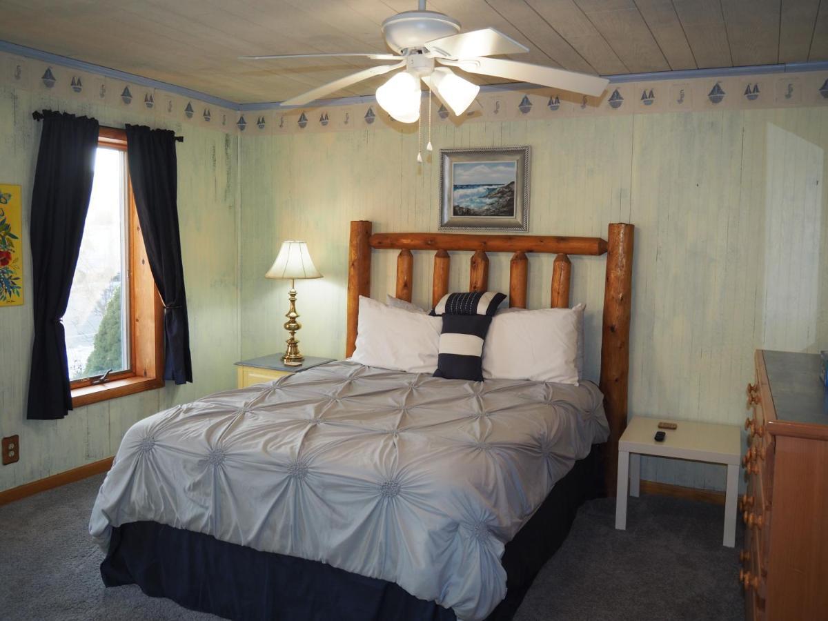 Bayside Cottage - Remodeled And Great Location! Frankfort Exterior photo